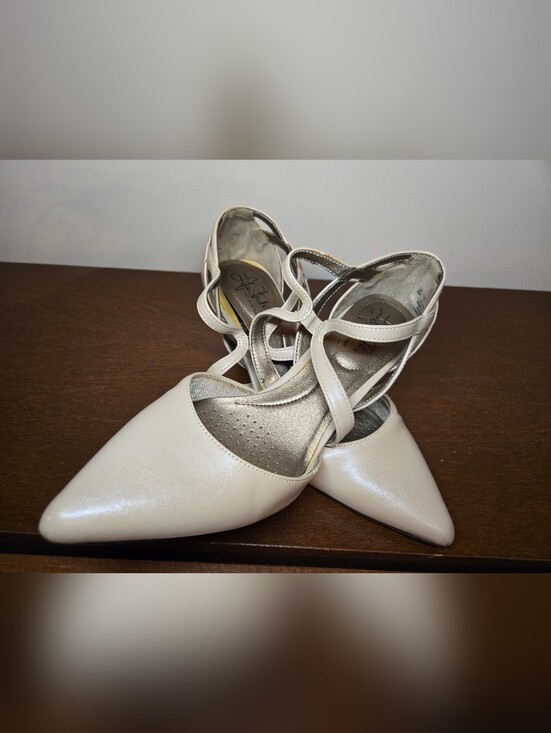 Life Stride Shoes - Lifestride nude Pointed Toe Strappy heels